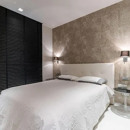 Royal Leclerc Apartment