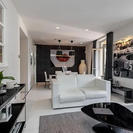 Royal Leclerc Apartment